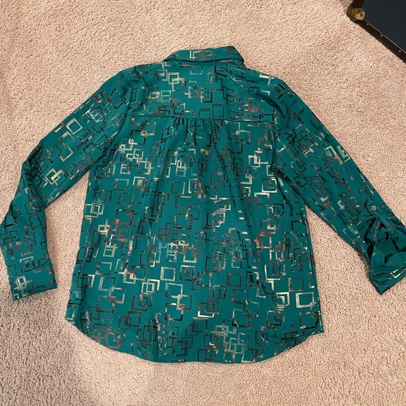 Women's NY COLLECTION Geometric Print button down long sleeve shirt - Picture 10 of 10